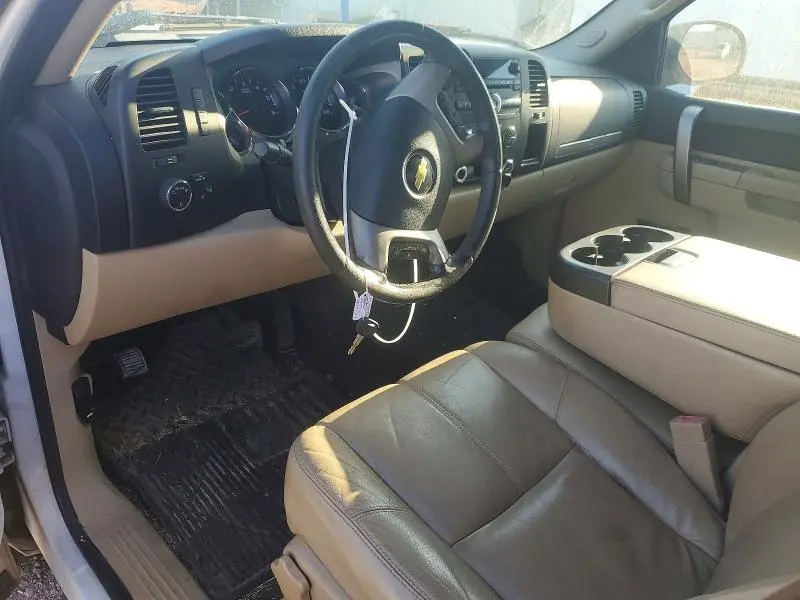 2011 CHEVROLET SILVERADO K1500 LT  