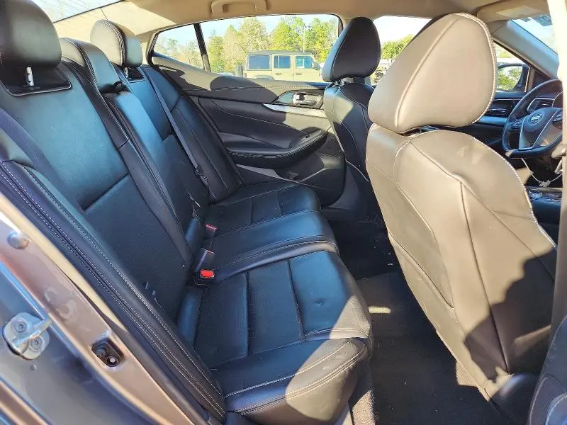 2021 NISSAN MAXIMA SV  