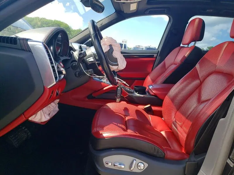 2018 PORSCHE CAYENNE   