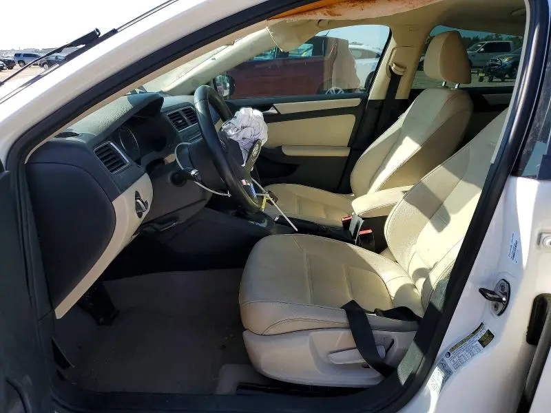 2012 VOLKSWAGEN JETTA SE  
