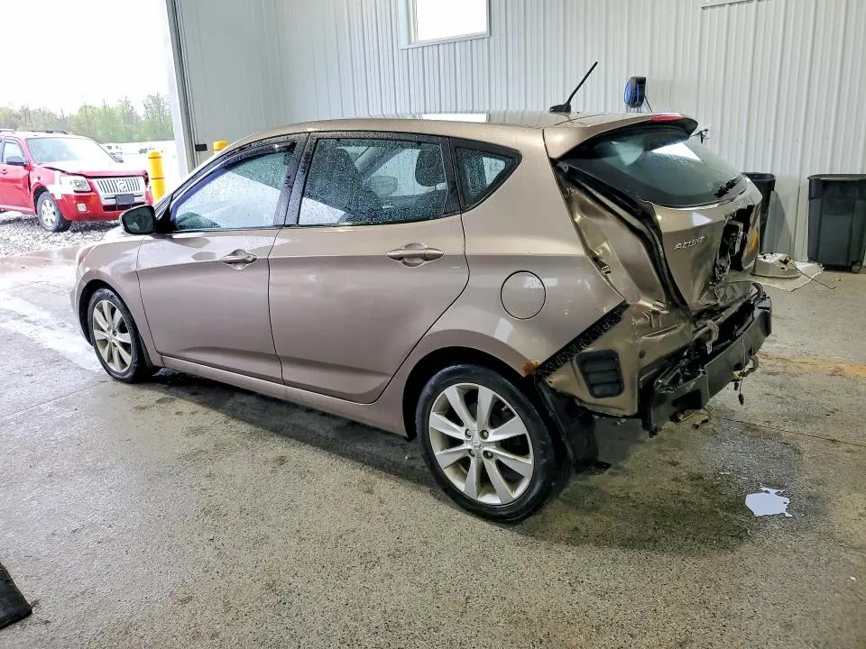 2013 HYUNDAI ACCENT SE  