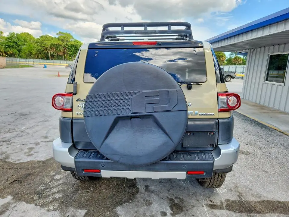 2012 TOYOTA FJ CRUISER BASE  