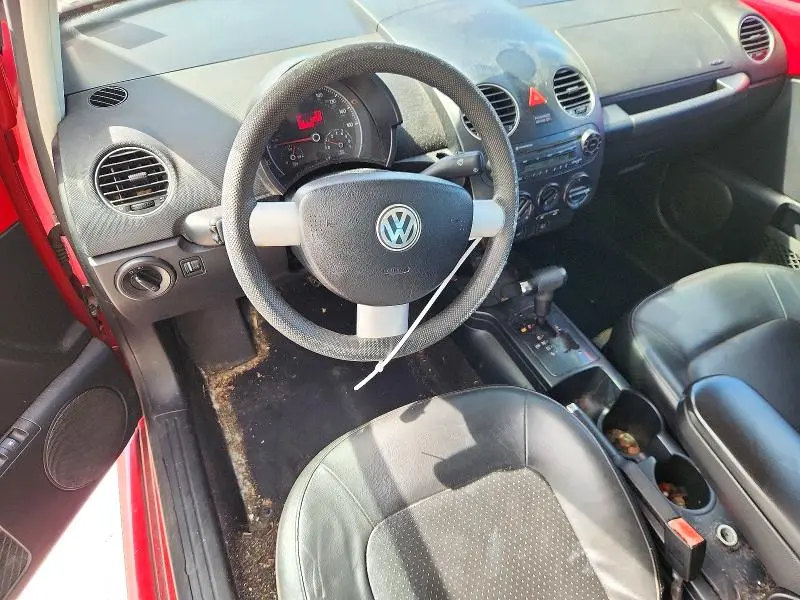2010 VOLKSWAGEN NEW BEETLE   