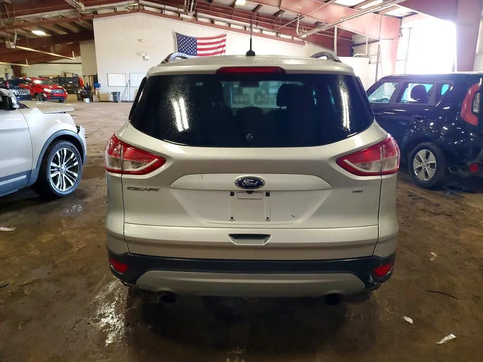 2016 FORD ESCAPE SE  