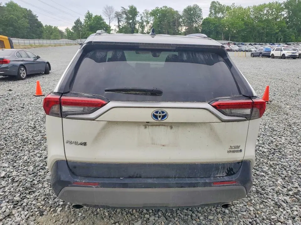 2021 TOYOTA RAV4 XSE  