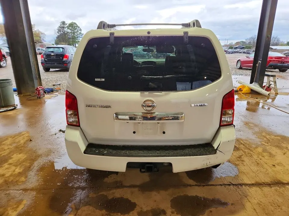 2011 NISSAN PATHFINDER S  