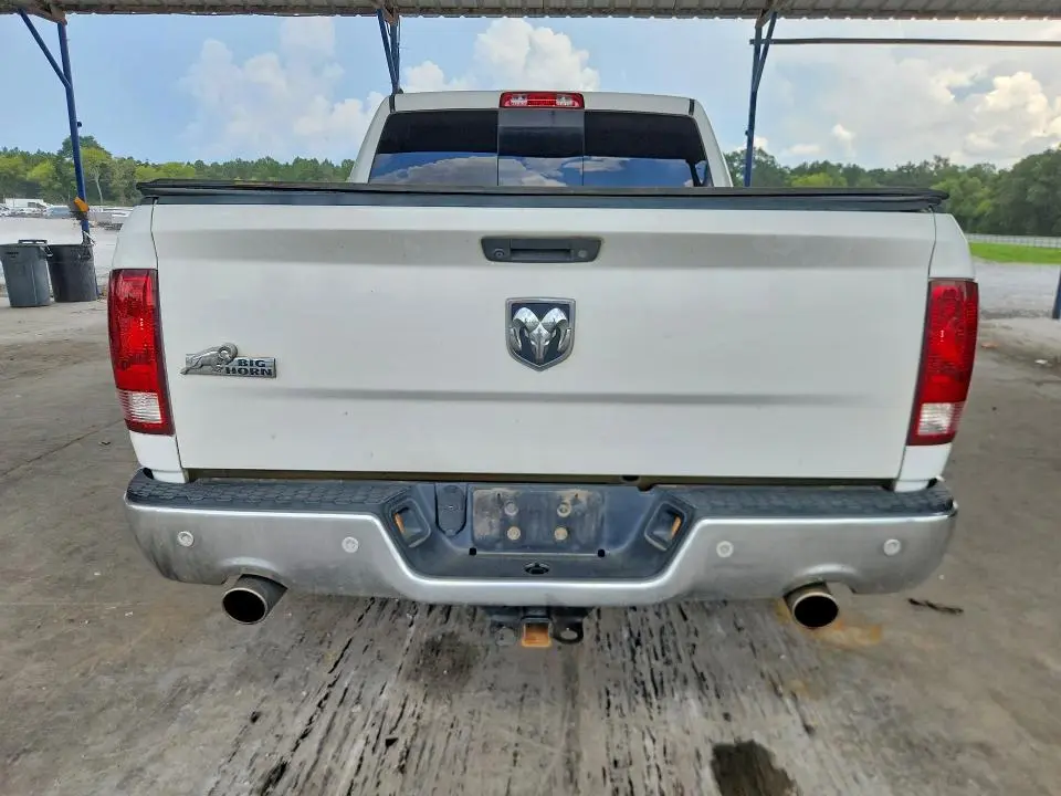 2016 RAM 1500 SLT  