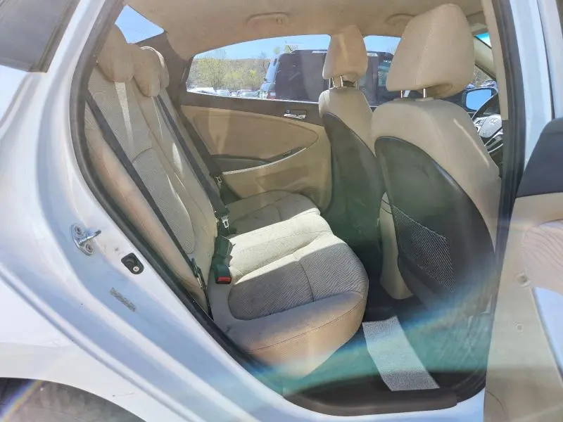 2012 HYUNDAI ACCENT GLS  