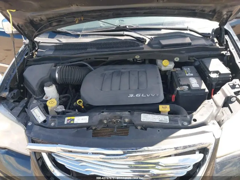 2013 CHRYSLER TOWN & COUNTRY TOURING-L