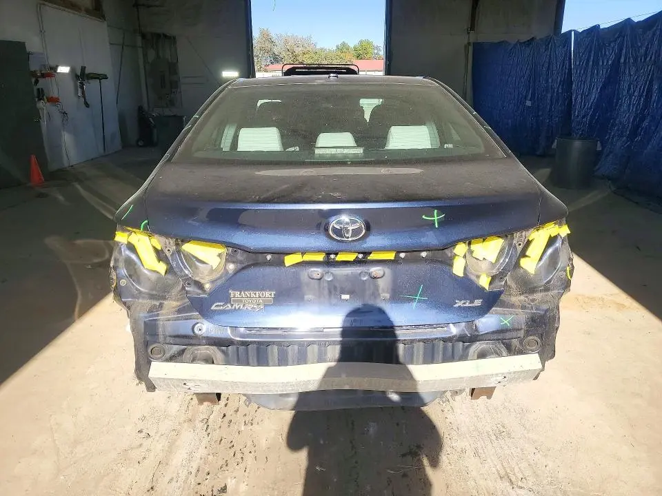 2015 TOYOTA CAMRY XLE  