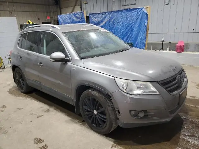 2010 VOLKSWAGEN TIGUAN SE  