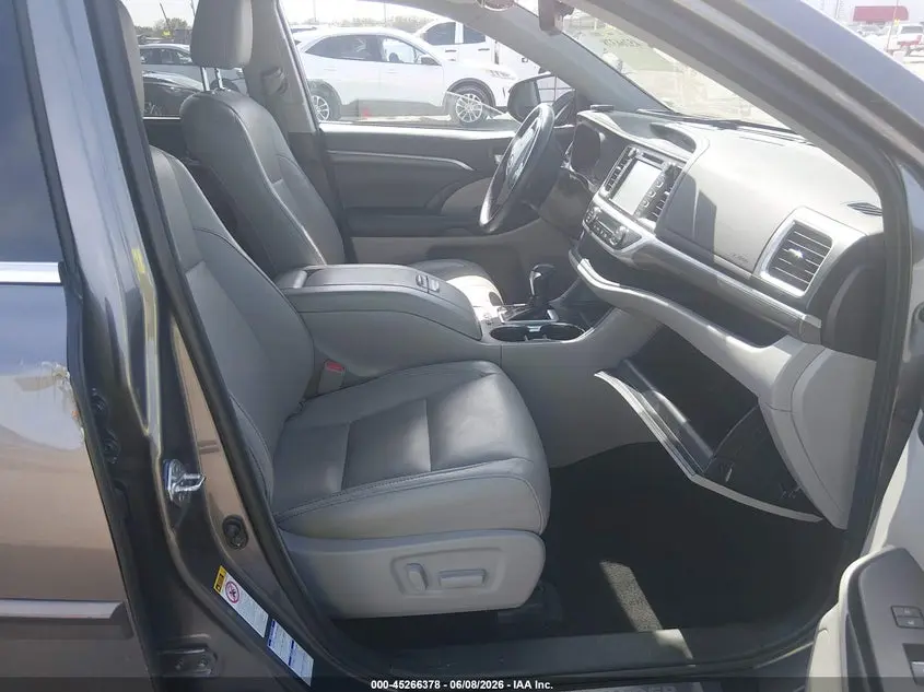 2017 TOYOTA HIGHLANDER LIMITED