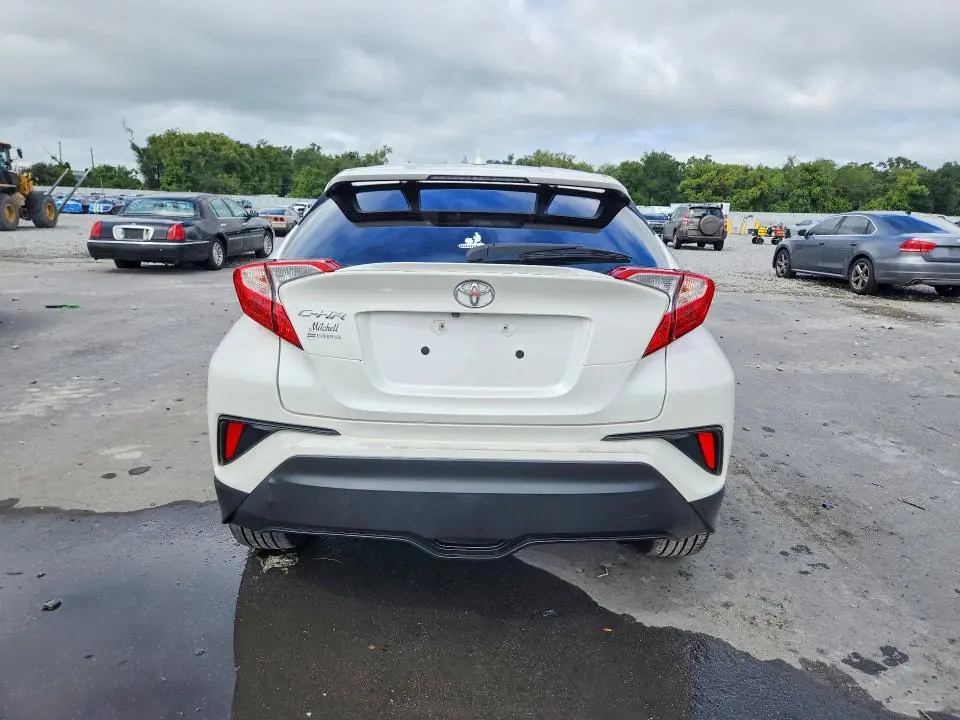 2018 TOYOTA C-HR XLE  
