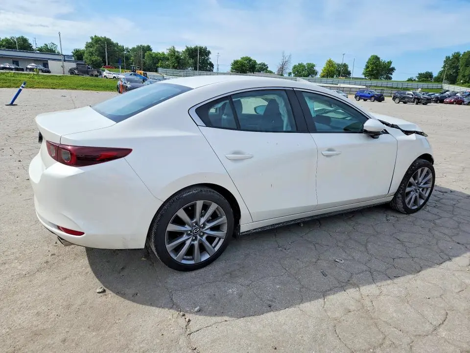 2023 MAZDA 3 SELECT  