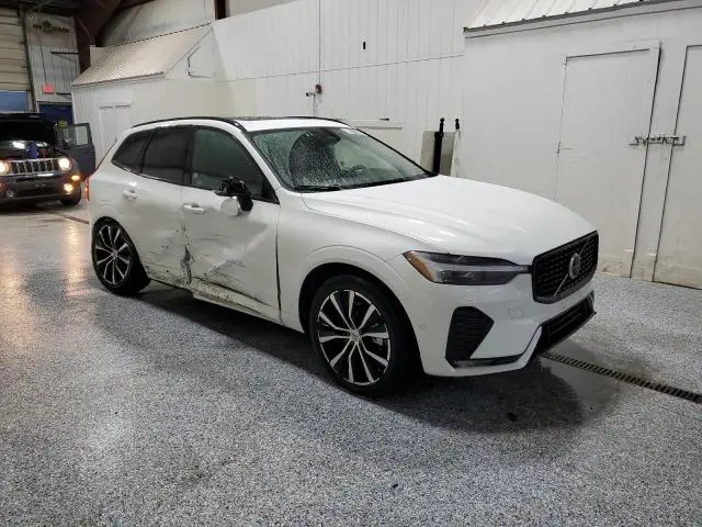 2025 VOLVO XC60 PLUS  