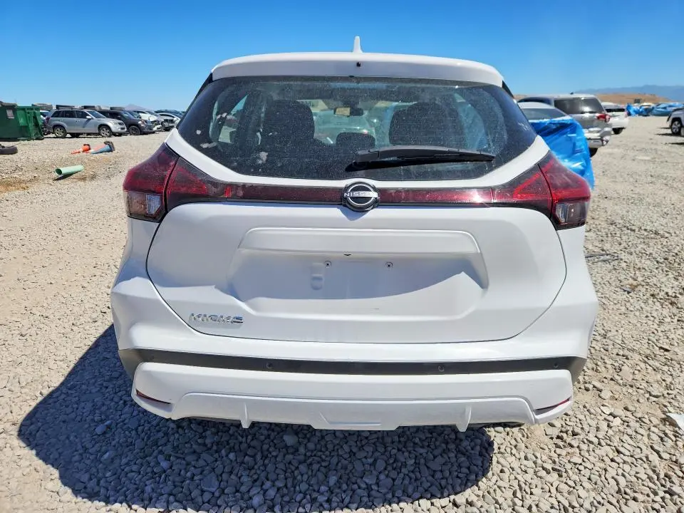 2024 NISSAN KICKS S  