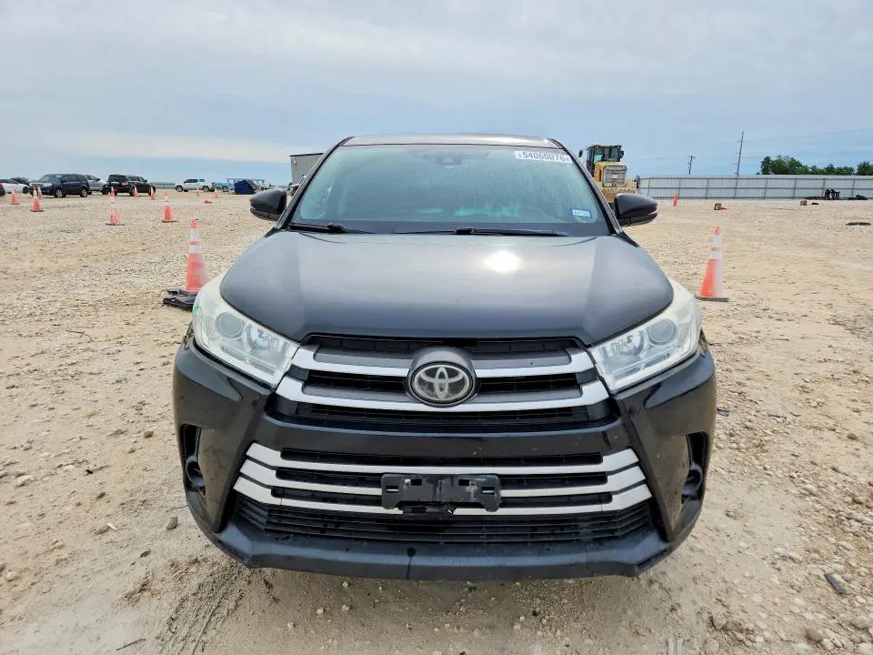 2018 TOYOTA HIGHLANDER LE  