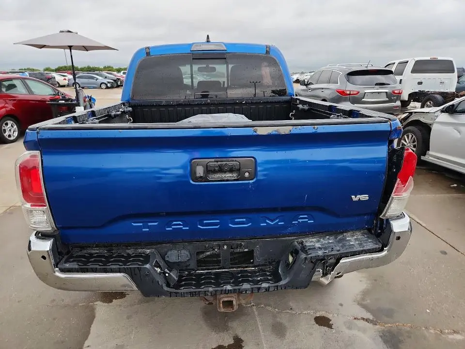 2017 TOYOTA TACOMA LIMITED  