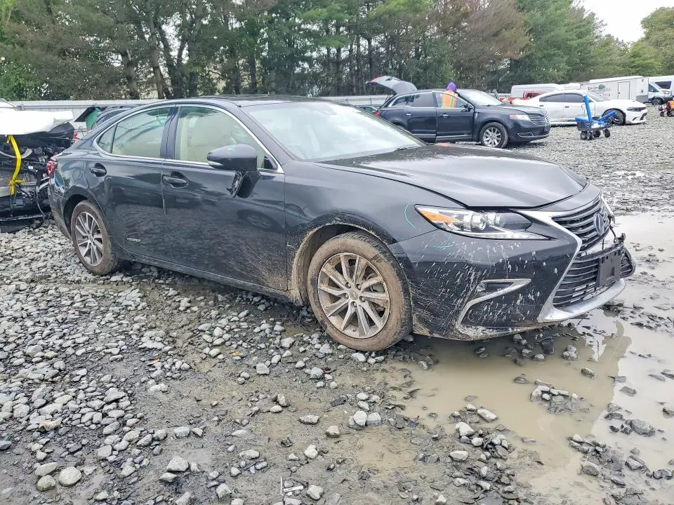 2017 LEXUS ES 300H  