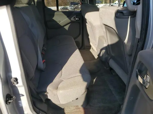 2010 NISSAN FRONTIER CREW CAB SE  