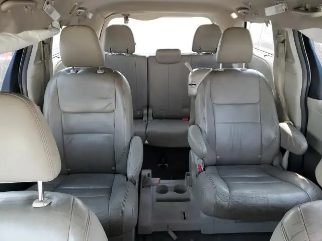 2015 TOYOTA SIENNA XLE  