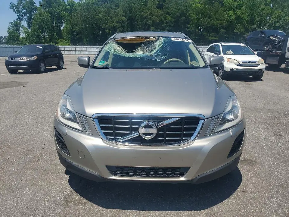 2011 VOLVO XC60 3.2  