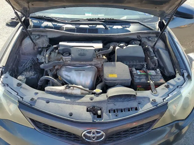 2014 TOYOTA CAMRY SE  