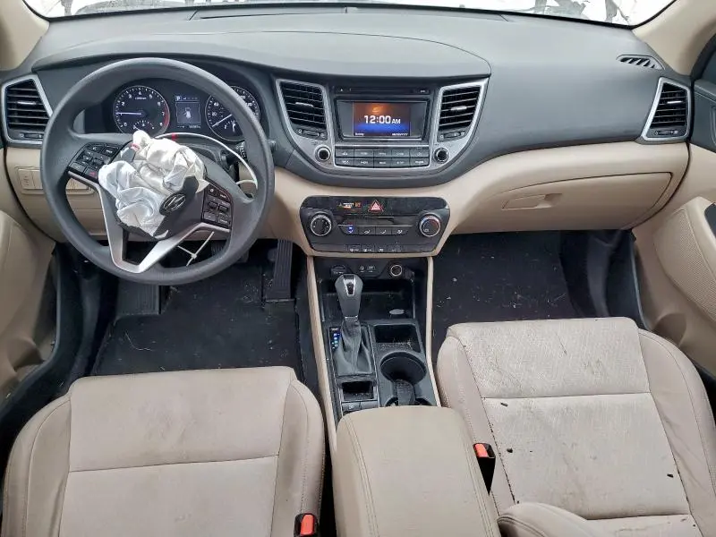 2017 HYUNDAI TUCSON SE  