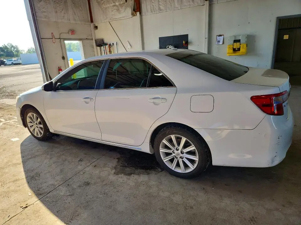 2012 TOYOTA CAMRY XLE  