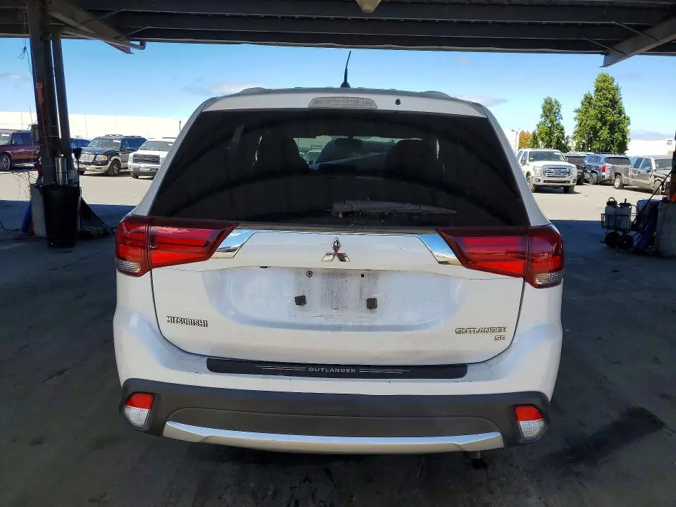2016 MITSUBISHI OUTLANDER SE  