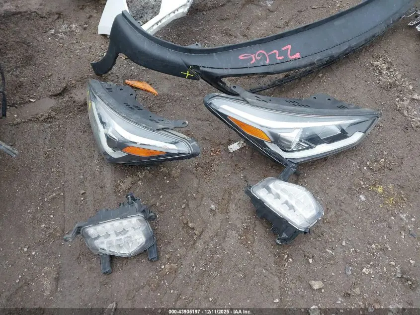 2017 HYUNDAI SANTA FE SE