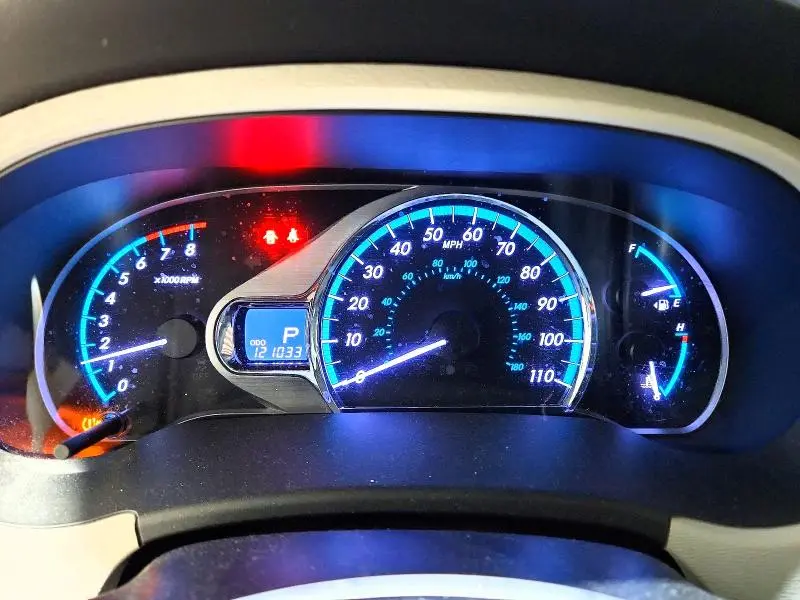 2014 TOYOTA SIENNA XLE 8-PASSENGER  