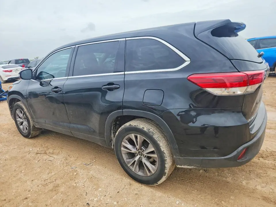 2018 TOYOTA HIGHLANDER LE  