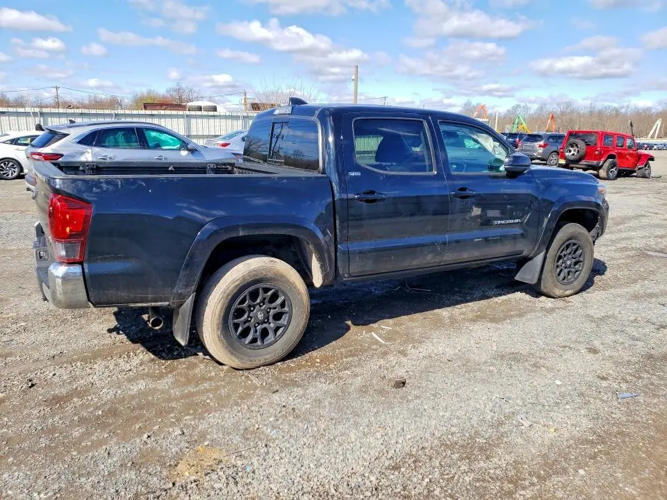2022 TOYOTA TACOMA SR5 V6  