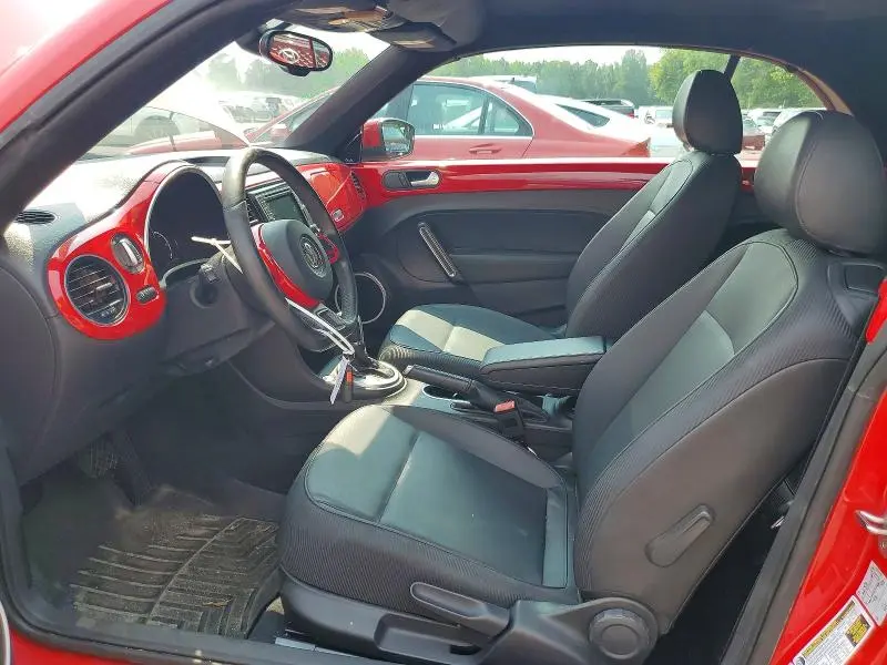 2016 VOLKSWAGEN BEETLE S/SE  