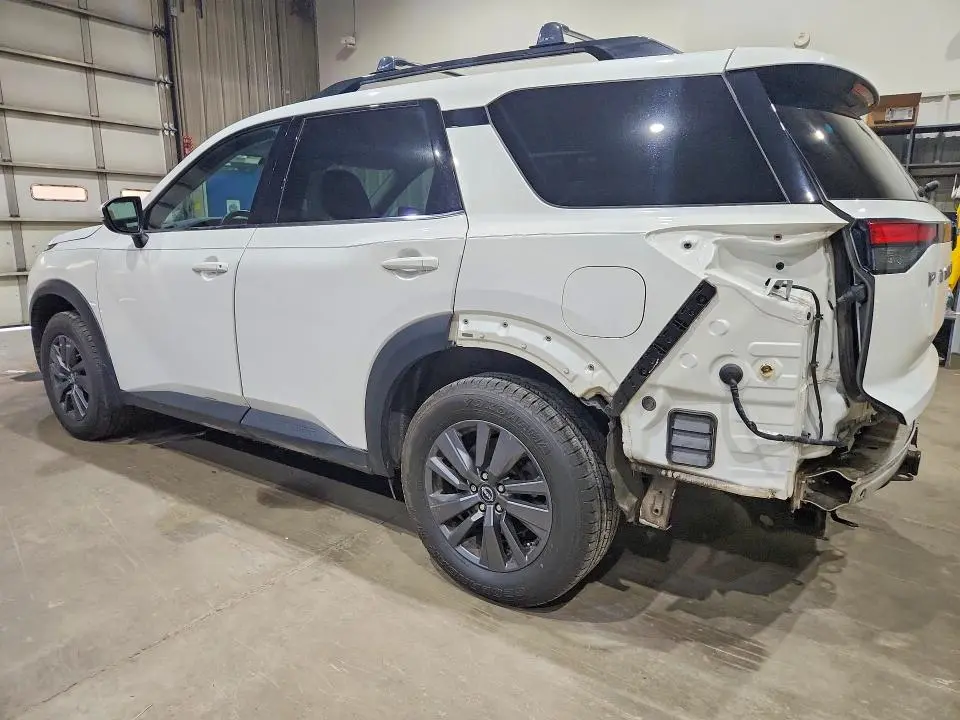 2022 NISSAN PATHFINDER SV  