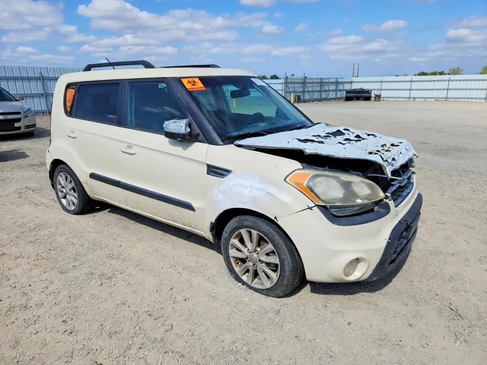 2013 KIA SOUL +  