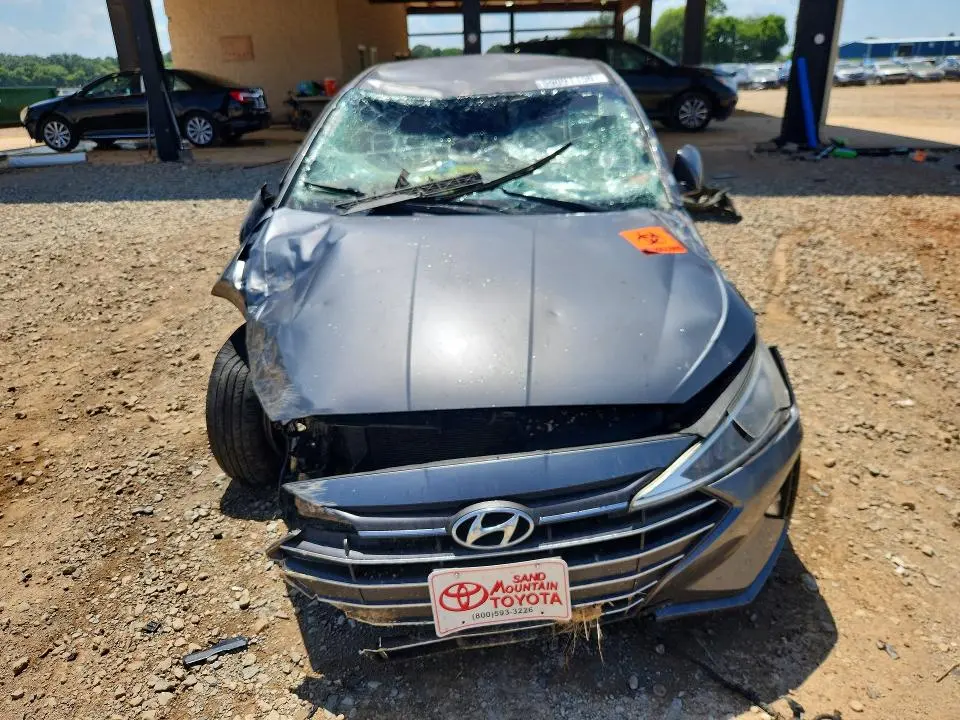 2019 HYUNDAI ELANTRA SEL  