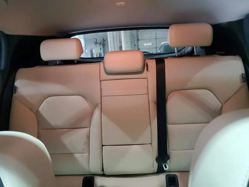 2019 INFINITI QX30 LUXE  