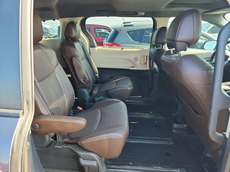 2021 TOYOTA SIENNA PLATINUM 7-PASSENGER  