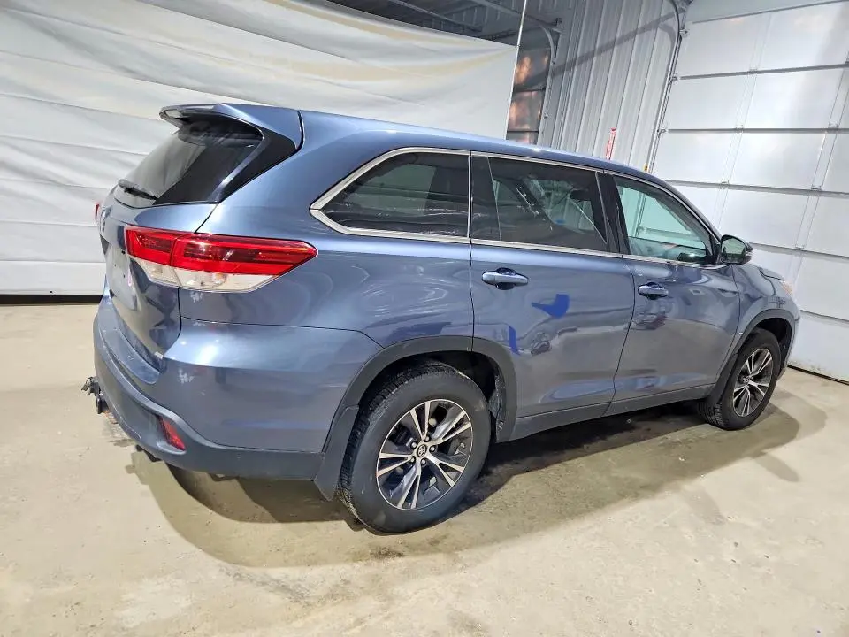 2018 TOYOTA HIGHLANDER LE  