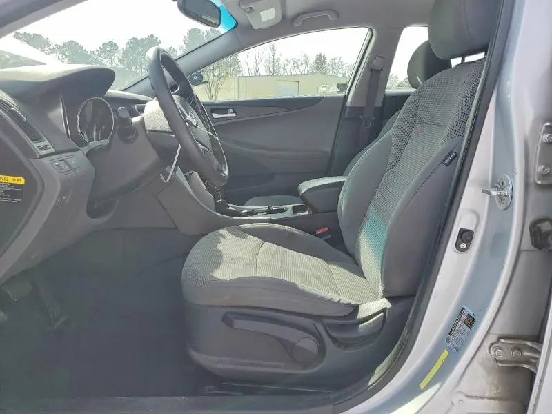 2011 HYUNDAI SONATA GLS  