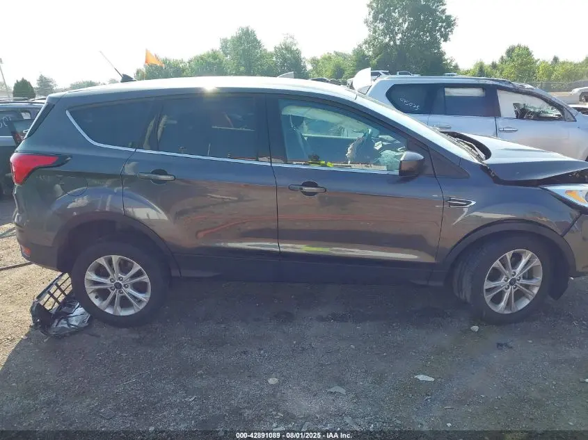 2019 FORD ESCAPE SE