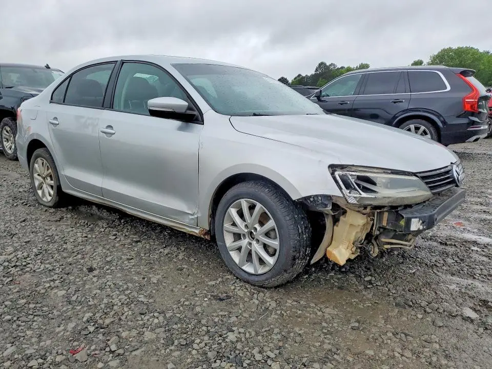 2012 VOLKSWAGEN JETTA SE  