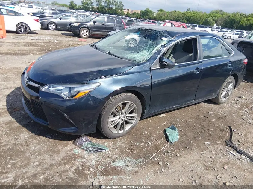 2015 TOYOTA CAMRY SE