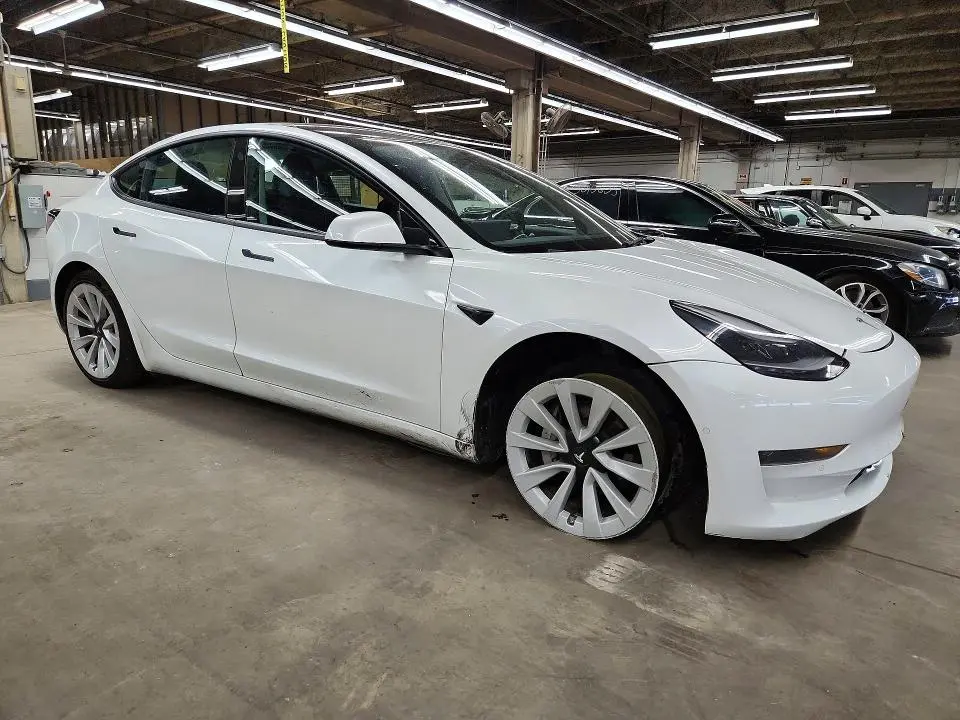 2022 TESLA MODEL 3   