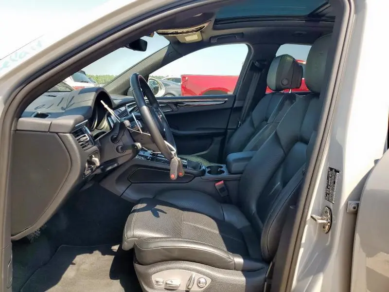 2023 PORSCHE MACAN BASE  