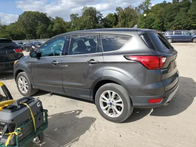 2019 FORD ESCAPE SE  