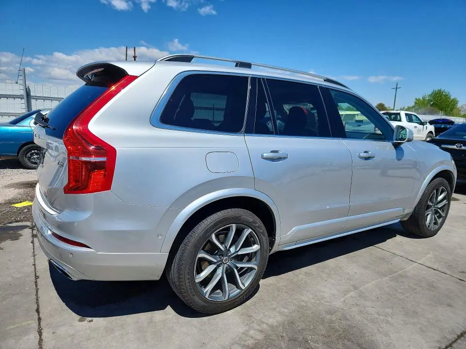 2018 VOLVO XC90 T6  