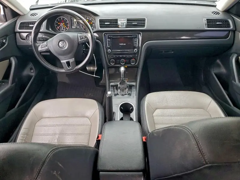 2015 VOLKSWAGEN PASSAT SE  